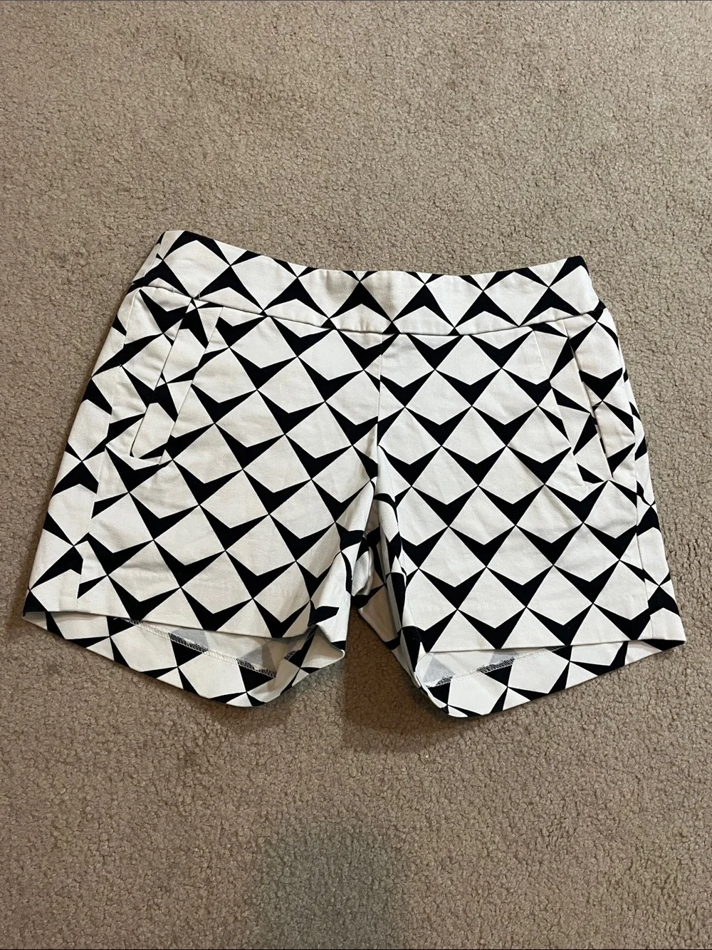 J. Crew Stretch Shorts: Black & White Geometric Size 0 - LIKE NEW